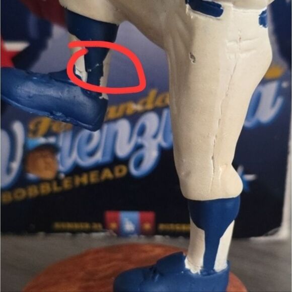 Los Angeles Dodgers 2006 Fernando Valenzuela Bobblehead - Picture 5 of 16